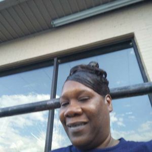 Meet your Posher, Valeria